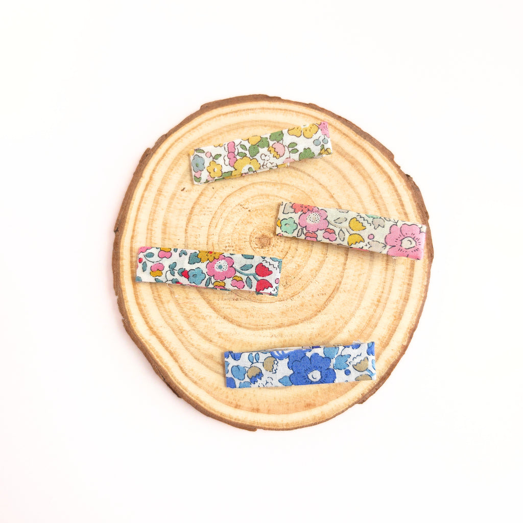 Four small alligator clips lined in Liberty Betsy fabric for Children