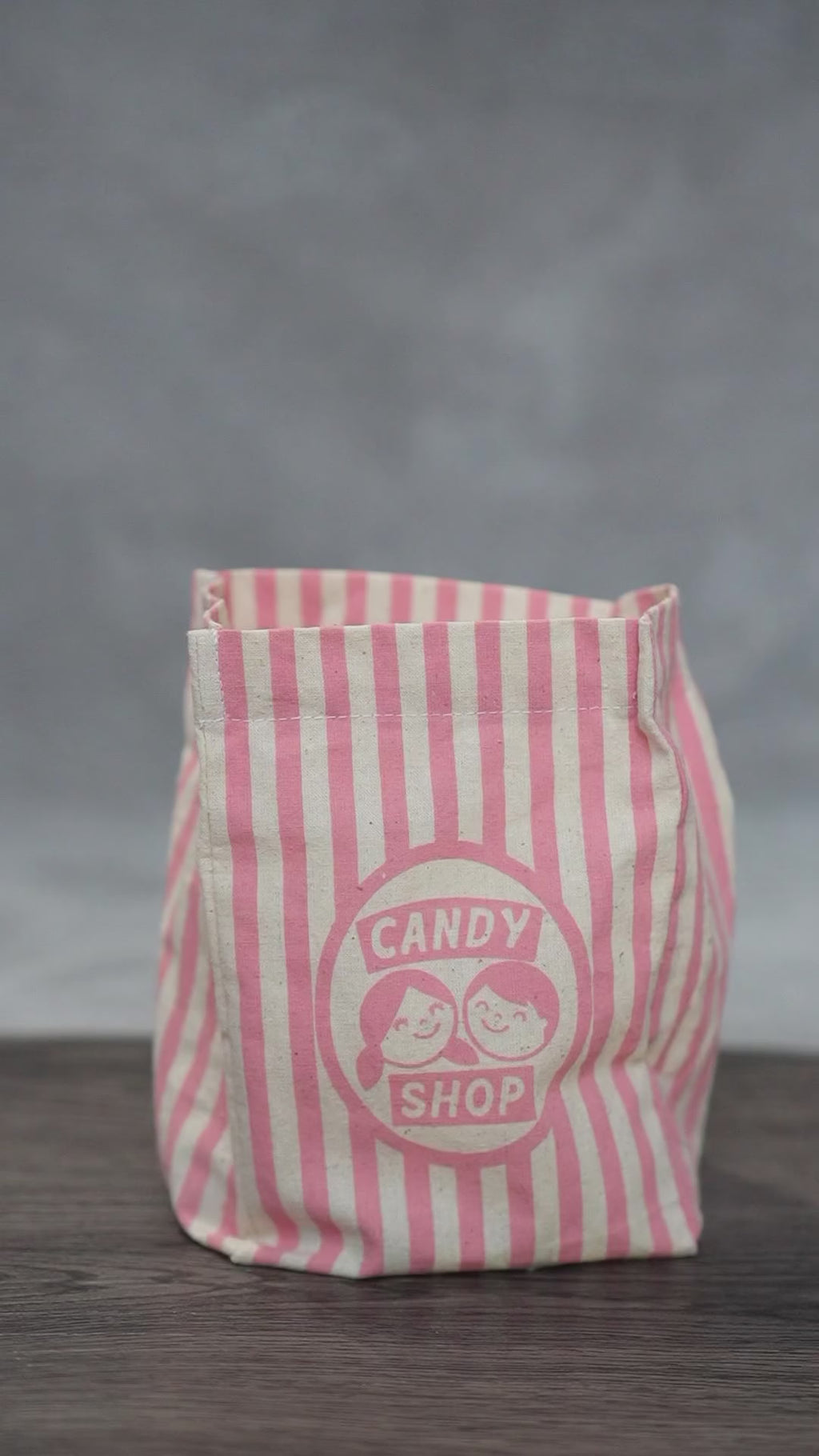Video showing the fabric candy bag and the wooden treats inside